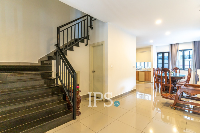 4 Bedroom Link Villa For Rent - Borey Chip Mong  598, Chrang Chamres,  Phnom Penh