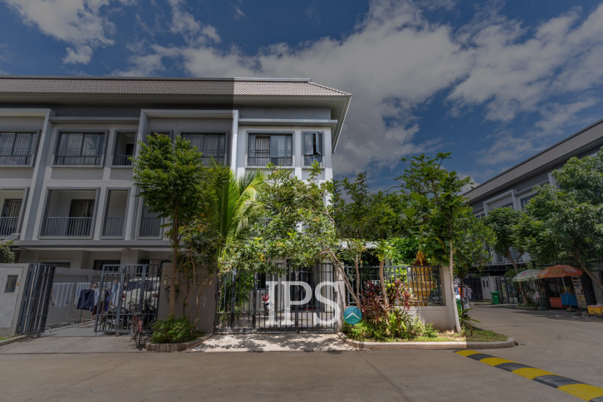 4 Bedroom Link Villa For Rent - Borey Chip Mong  598, Chrang Chamres,  Phnom Penh