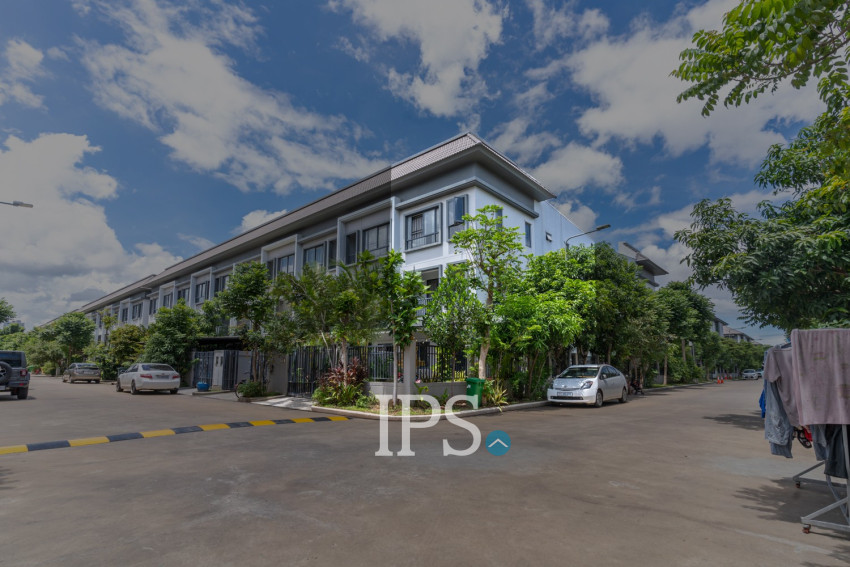 4 Bedroom Link Villa For Rent - Borey Chip Mong  598, Chrang Chamres,  Phnom Penh