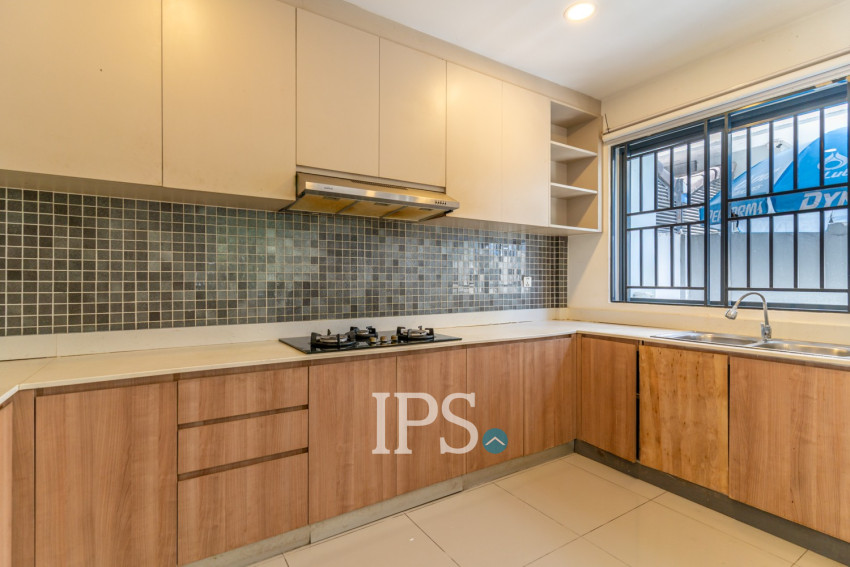 4 Bedroom Link Villa For Rent - Borey Chip Mong  598, Chrang Chamres,  Phnom Penh