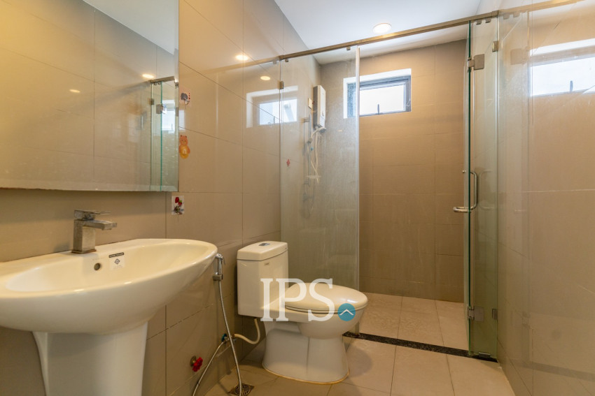 4 Bedroom Link Villa For Rent - Borey Chip Mong  598, Chrang Chamres,  Phnom Penh