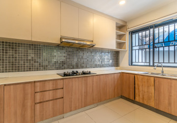 4 Bedroom Link Villa For Rent - Borey Chip Mong  598, Chrang Chamres,  Phnom Penh thumbnail