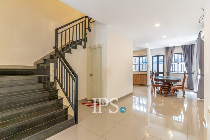 4 Bedroom Link Villa For Rent - Borey Chip Mong  598, Chrang Chamres,  Phnom Penh