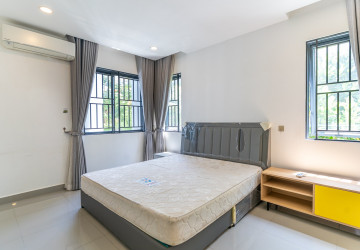 4 Bedroom Link Villa For Rent - Borey Chip Mong  598, Chrang Chamres,  Phnom Penh thumbnail