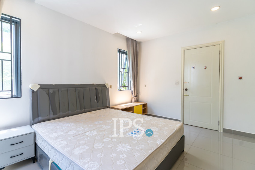 4 Bedroom Link Villa For Rent - Borey Chip Mong  598, Chrang Chamres,  Phnom Penh