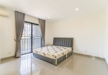 4 Bedroom Link Villa For Rent - Borey Chip Mong  598, Chrang Chamres,  Phnom Penh thumbnail