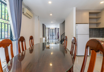 4 Bedroom Link Villa For Rent - Borey Chip Mong  598, Chrang Chamres,  Phnom Penh thumbnail
