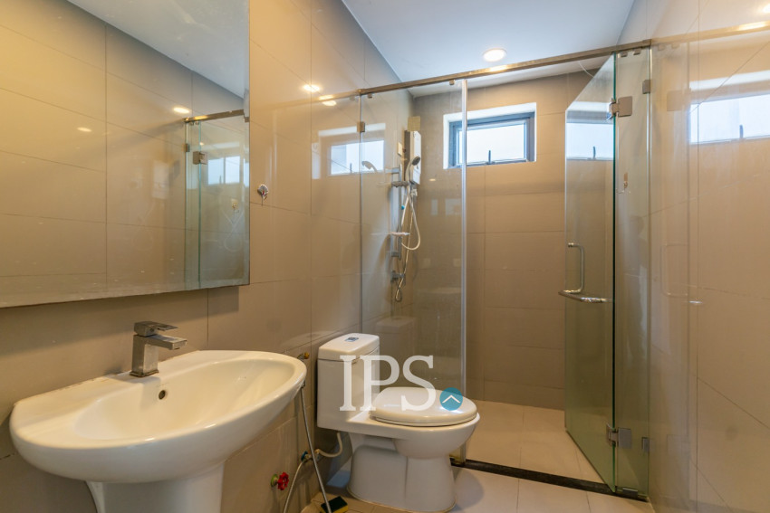 4 Bedroom Link Villa For Rent - Borey Chip Mong  598, Chrang Chamres,  Phnom Penh