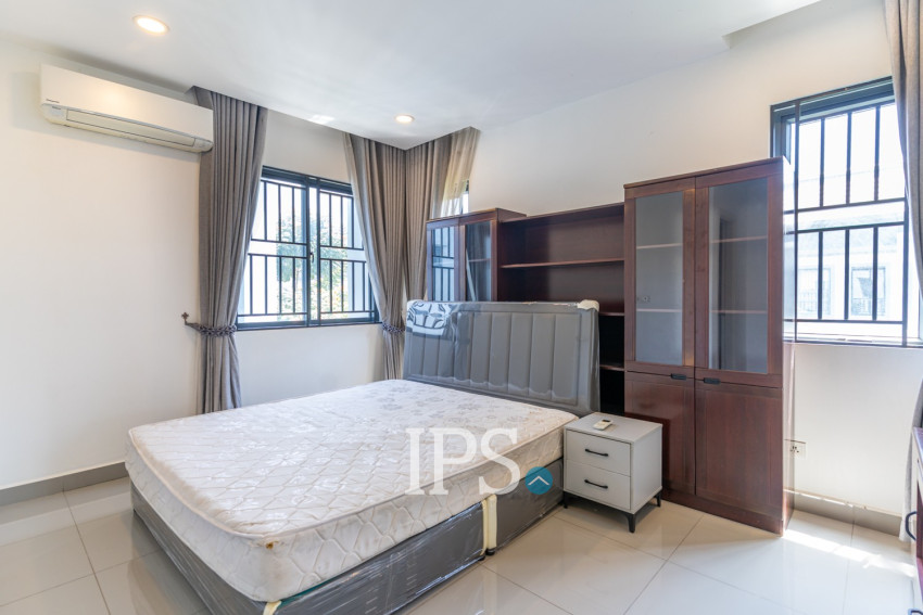 4 Bedroom Link Villa For Rent - Borey Chip Mong  598, Chrang Chamres,  Phnom Penh
