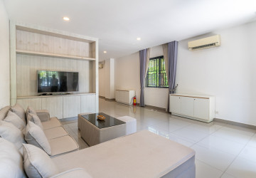 4 Bedroom Link Villa For Rent - Borey Chip Mong  598, Chrang Chamres,  Phnom Penh thumbnail