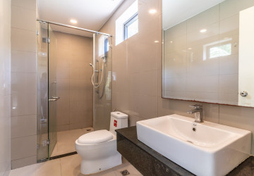 4 Bedroom Link Villa For Rent - Borey Chip Mong  598, Chrang Chamres,  Phnom Penh thumbnail