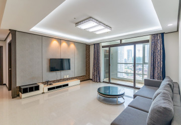 8th Floor 3 Bedroom Condo For Sale - De Castle Royal, BKK1, Phnom Penh thumbnail