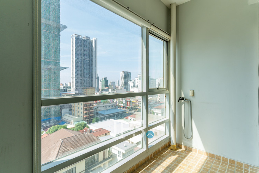 3 Bedroom Condo For Sale - De Castle Royal, BKK1, Phnom Penh