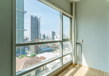 8th Floor 3 Bedroom Condo For Sale - De Castle Royal, BKK1, Phnom Penh thumbnail