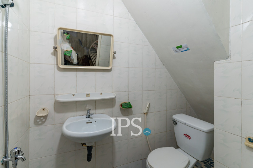 4 Bedroom Shophouse For Rent - Boeung Kak 1, Phnom Penh