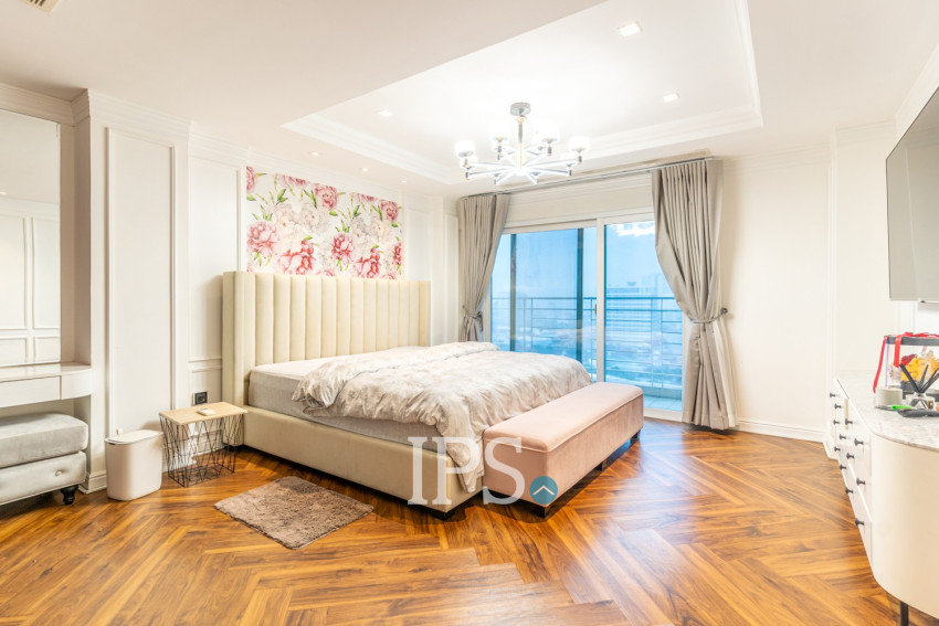 3 Bedroom Condo For Sale - De Castle Noblesse, Beoung Kak 1, Phnom Penh