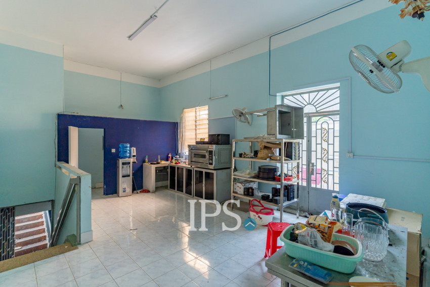 3 Storey Shophouse For Rent - Beoung Raing, Phnom Penh