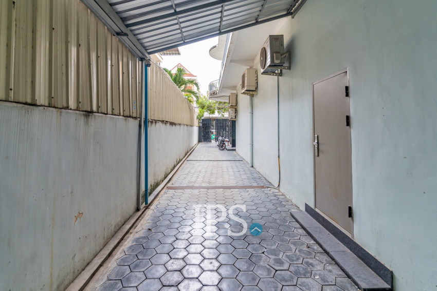 3 Storey Shophouse For Rent - Beoung Raing, Phnom Penh