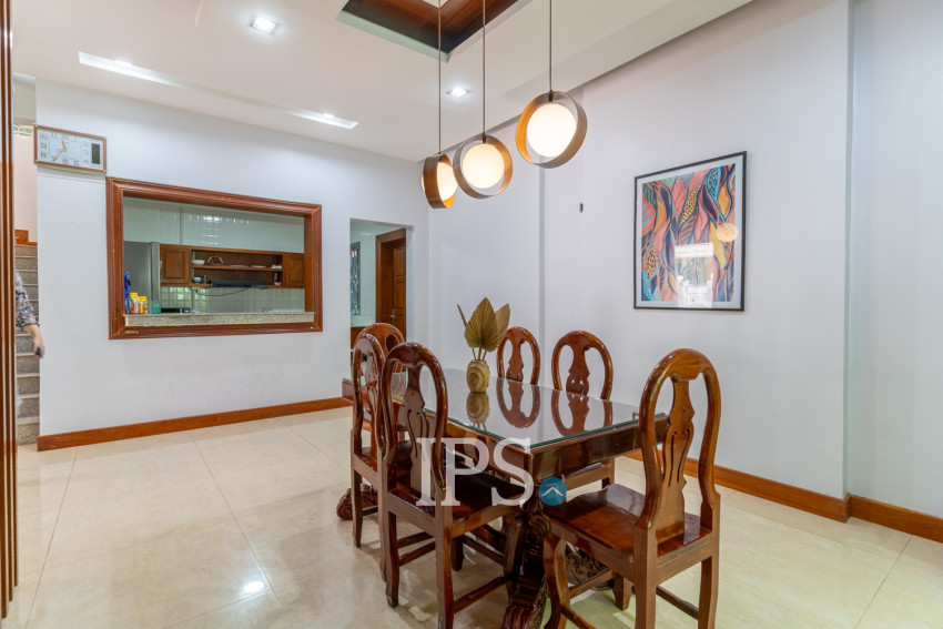 4 Bedroom Villa For Rent - Tonle Bassac, Phnom Penh