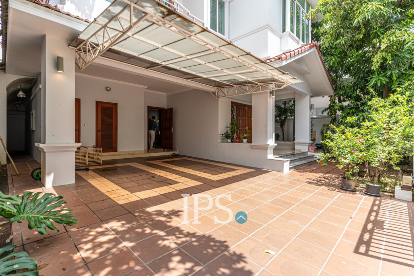 4 Bedroom Villa For Rent - Tonle Bassac, Phnom Penh