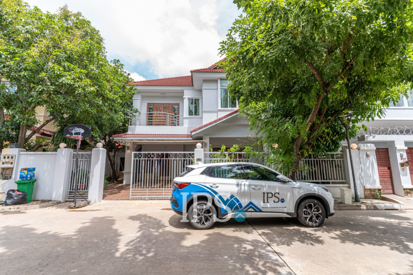 4 Bedroom Villa For Rent - Tonle Bassac, Phnom Penh