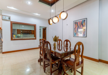 4 Bedroom Villa For Rent - Tonle Bassac, Phnom Penh thumbnail