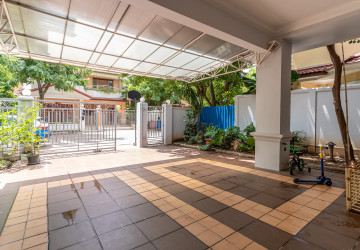 4 Bedroom Villa For Rent - Tonle Bassac, Phnom Penh thumbnail