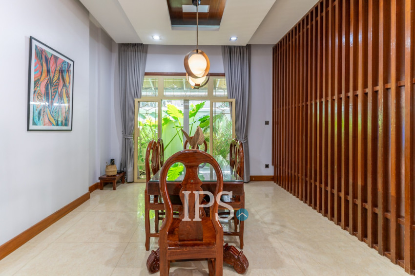 4 Bedroom Villa For Rent - Tonle Bassac, Phnom Penh