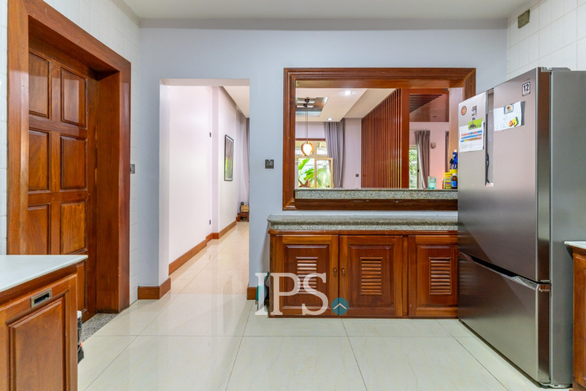 4 Bedroom Villa For Rent - Tonle Bassac, Phnom Penh