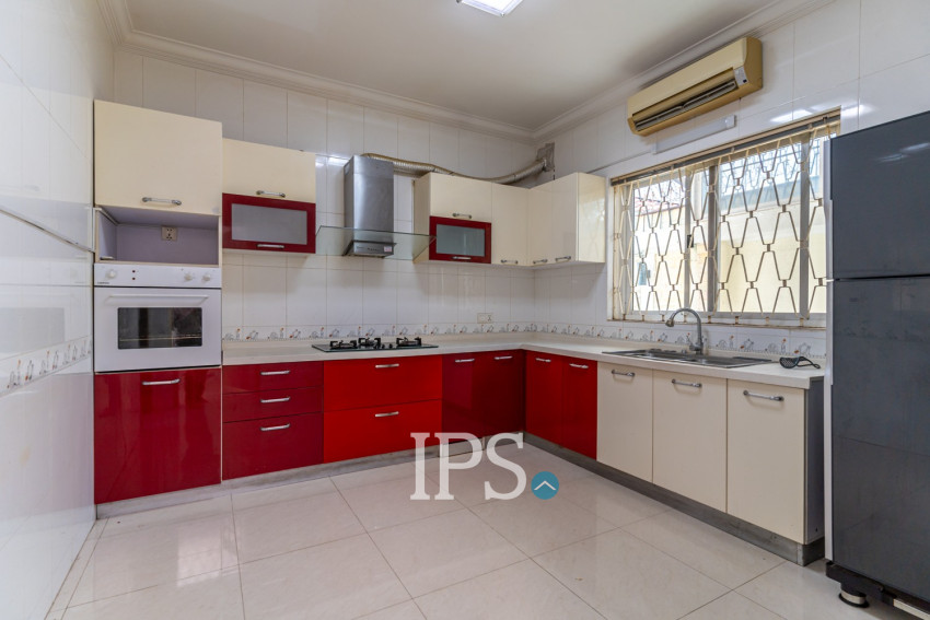 4 Bedroom Villa For Rent - Tonle Bassac, Phnom Penh