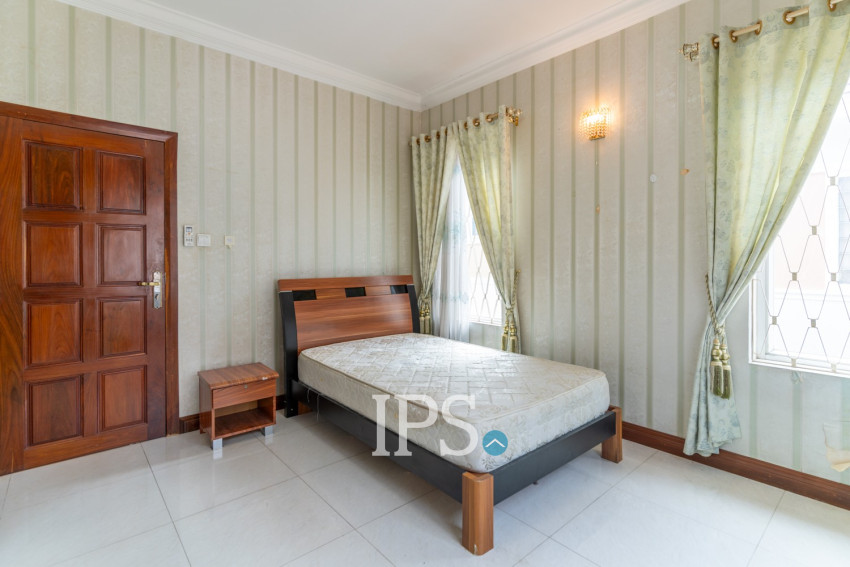 4 Bedroom Villa For Rent - Tonle Bassac, Phnom Penh