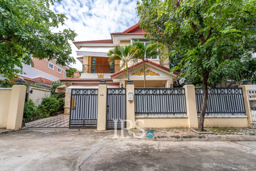 4 Bedroom Villa For Rent - Tonle Bassac, Phnom Penh