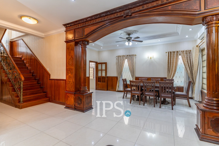 4 Bedroom Villa For Rent - Tonle Bassac, Phnom Penh