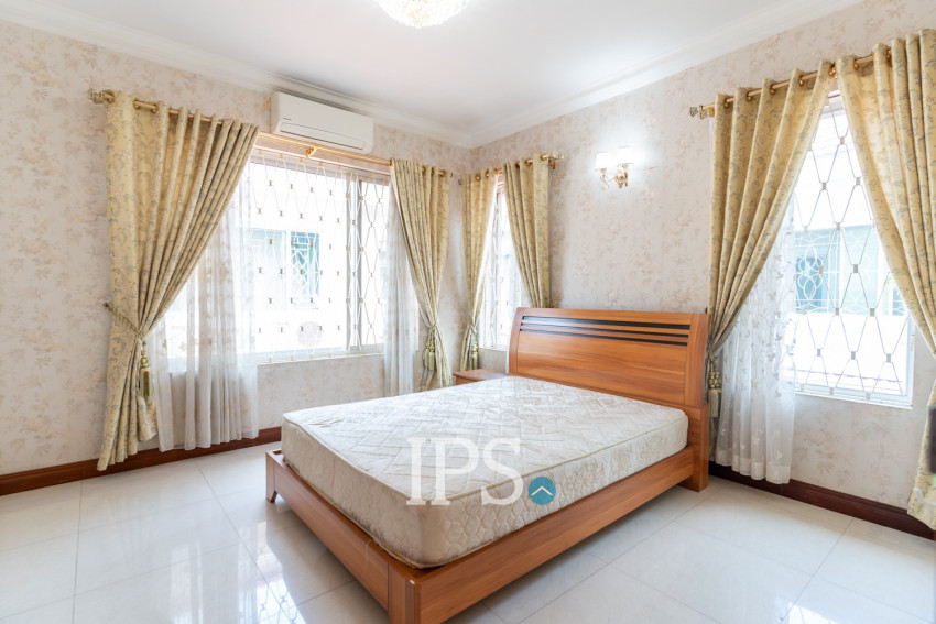 4 Bedroom Villa For Rent - Tonle Bassac, Phnom Penh