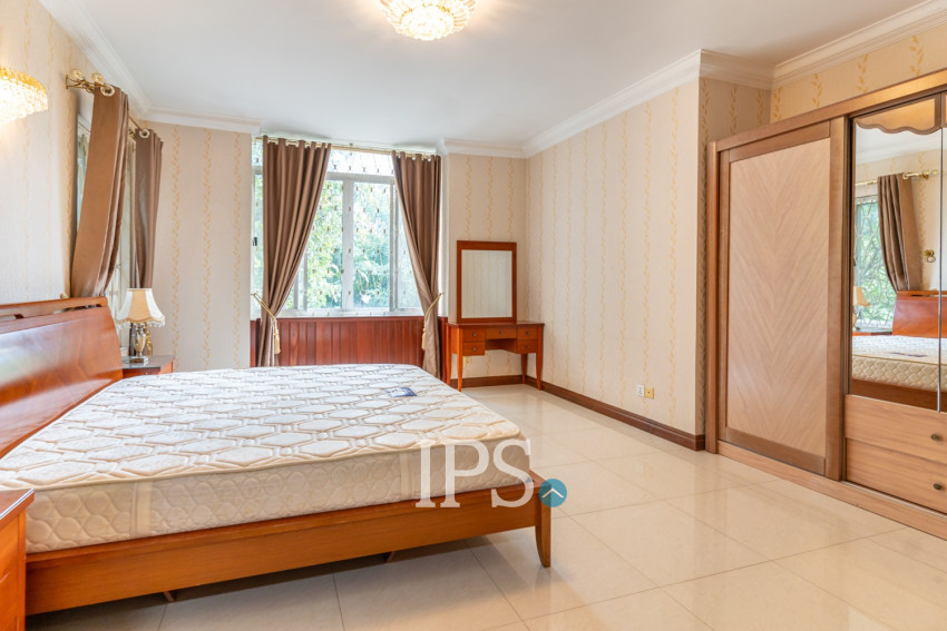 4 Bedroom Villa For Rent - Tonle Bassac, Phnom Penh