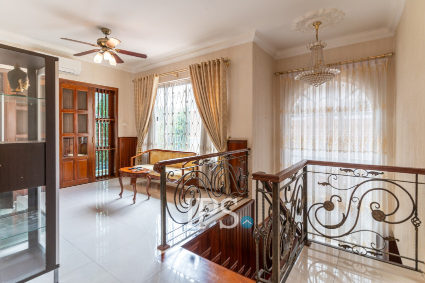 4 Bedroom Villa For Rent - Tonle Bassac, Phnom Penh