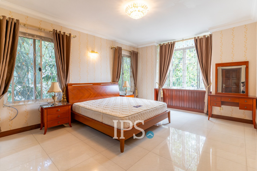 4 Bedroom Villa For Rent - Tonle Bassac, Phnom Penh