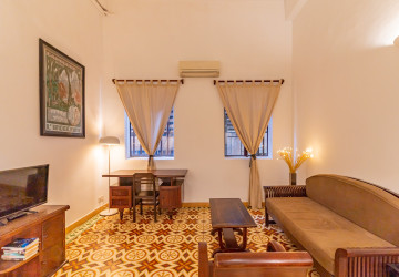 Renovated Loft 1 Bedroom Apartment For Rent - Phsar Chas, Phnom Penh thumbnail