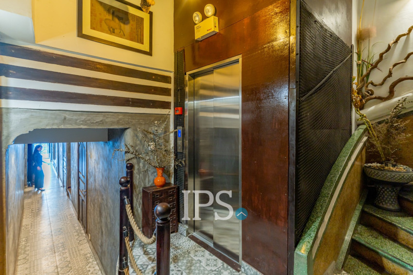 Renovated Loft 1 Bedroom Apartment For Rent - Phsar Chas, Phnom Penh