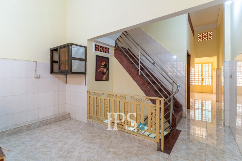 4 Bedroom Shophouse For Rent - BKK1, Phnom Penh