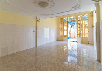 4 Bedroom Shophouse For Rent - BKK1, Phnom Penh thumbnail