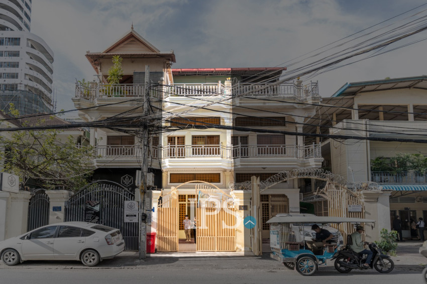 4 Bedroom Shophouse For Rent - BKK1, Phnom Penh