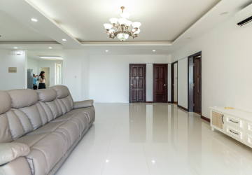 3 Bedroom Condo For Rent - Rose Condo, Tonle Bassac, Phnom Penh thumbnail