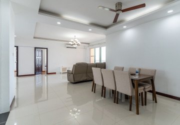 3 Bedroom Condo For Rent - Rose Condo, Tonle Bassac, Phnom Penh thumbnail