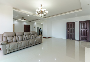 3 Bedroom Condo For Rent - Rose Condo, Tonle Bassac, Phnom Penh thumbnail