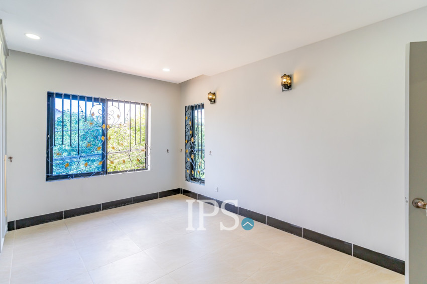 4 Bedroom Flat For Rent - Teuk Thla, Phnom Penh