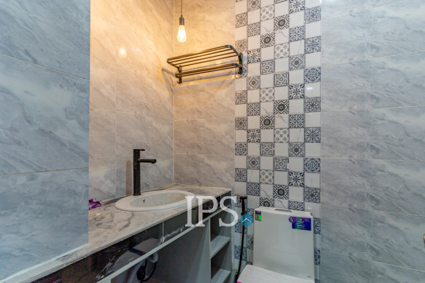 4 Bedroom Flat For Rent - Teuk Thla, Phnom Penh