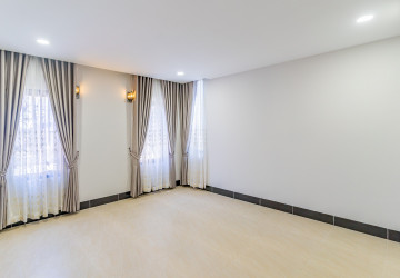 4 Bedroom Flat For Rent - Teuk Thla, Phnom Penh thumbnail