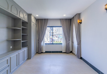 4 Bedroom Flat For Rent - Teuk Thla, Phnom Penh thumbnail