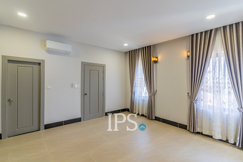 4 Bedroom Flat For Rent - Teuk Thla, Phnom Penh